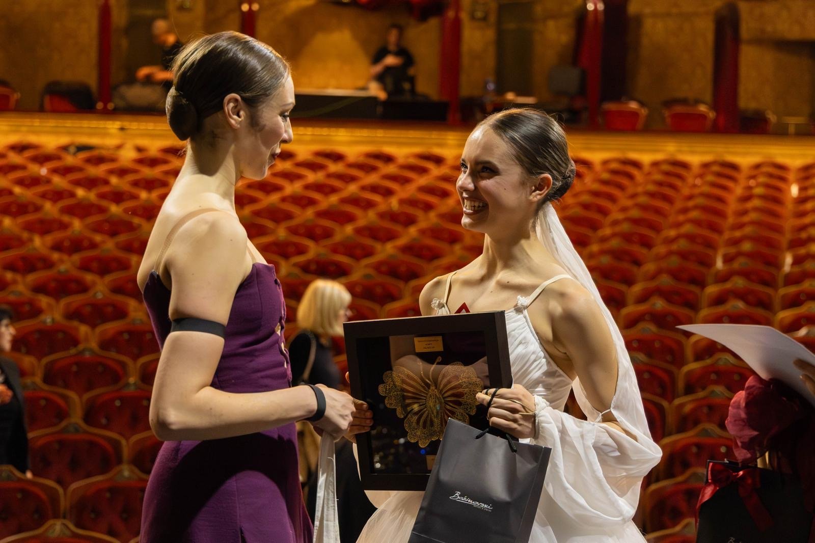 Roxane Stojanov with Viola Ymeri, the first laureate of the Prix Roxane Stojanov